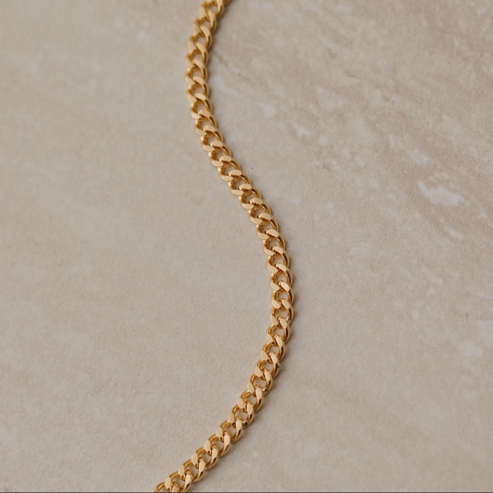 Tribeca Curb Necklace | 18k Gold Filled - Picture 7 of 10